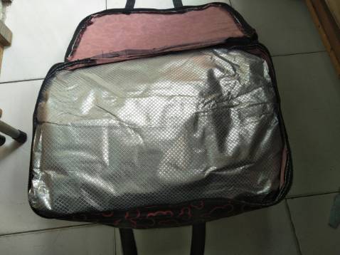 Đã nhận hàng rồi nhưng không thấy Tặng tinh dầu treo xe . Vậy có đúng như shop quảng cáo không đây ?