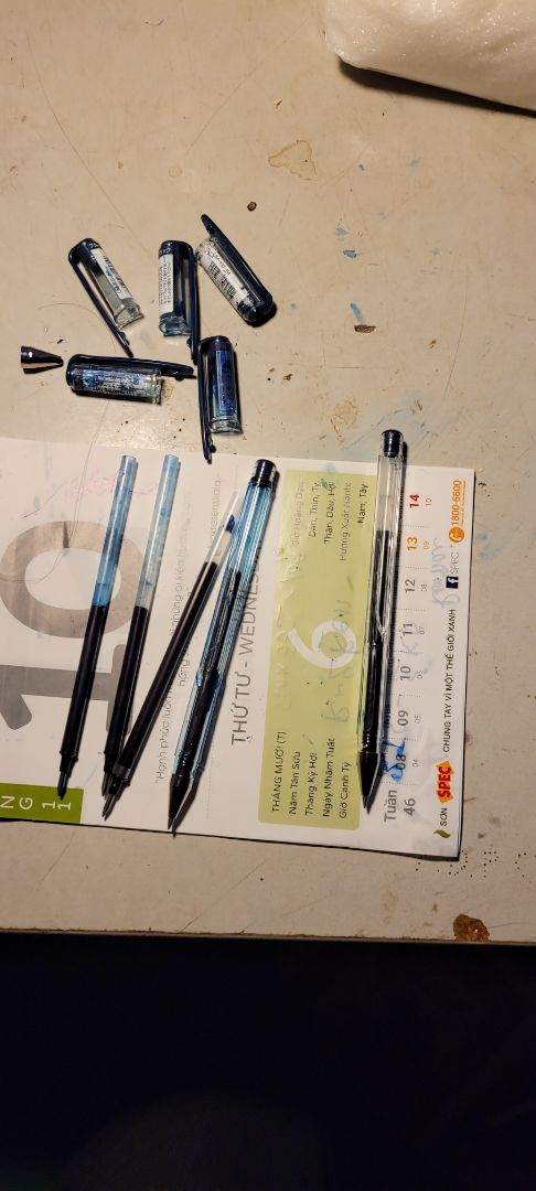 mua 5 thì vỡ 2 còn 2 thì  rạn tính đắt quá chờ đợi lâu thật thất vọng