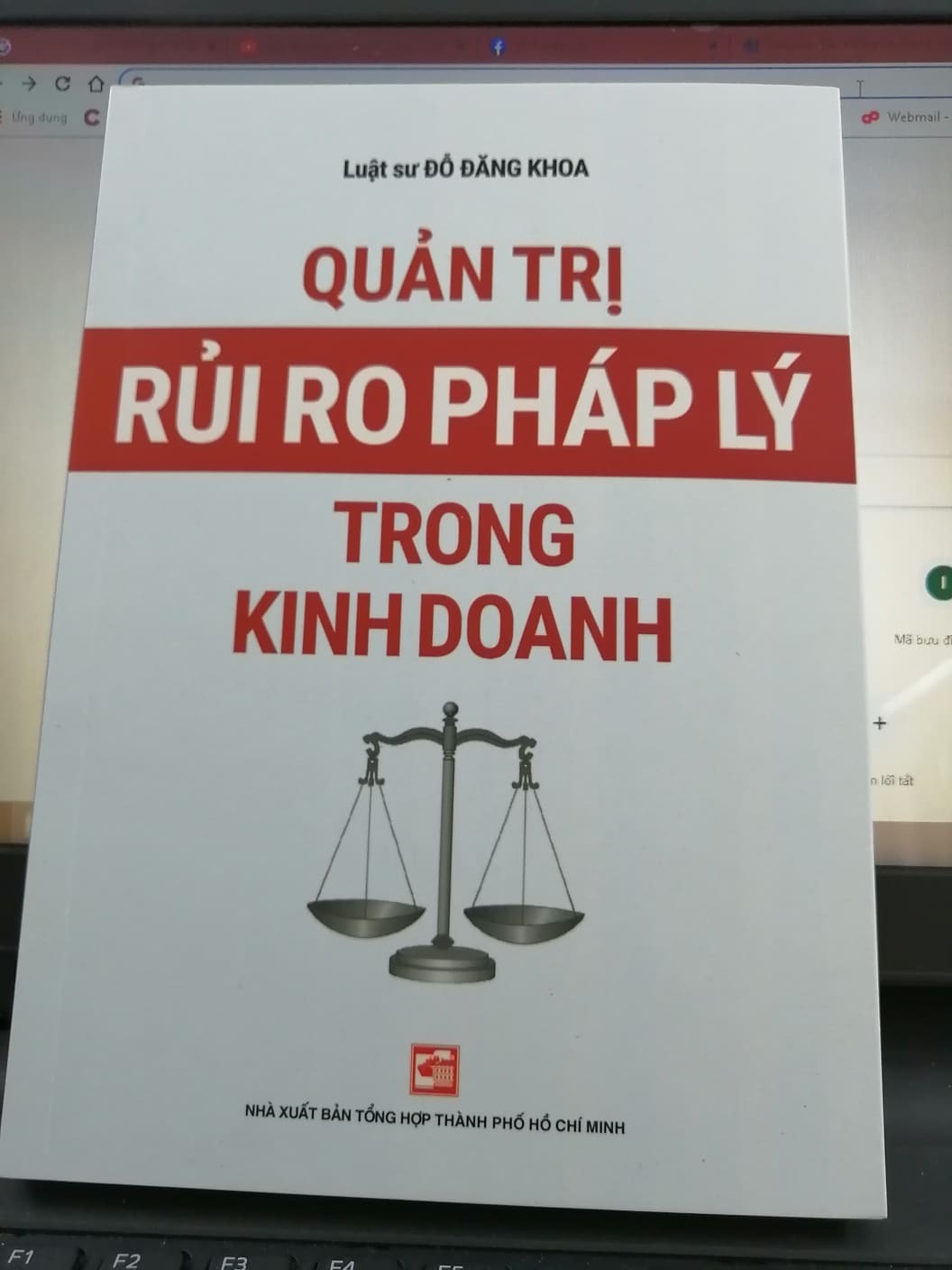 Hài lòng
Tiki giao hàng nhanh, đóng gói cẩn thận
Cuốn sách giống như cuộc nói chuyện giữa tác giả và người đọc, đưa ra những ví dụ thực tế sau mỗi vấn đề rất đơn giản và dễ nắm bắt. "Quản trị rủi ro pháp lý trong kinh doanh" với Tôi là một cuốn sách hay.