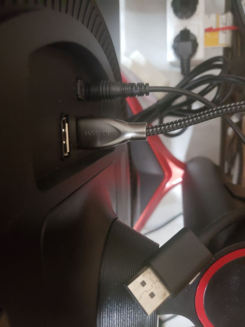 Cáp không nhận tín hiệu, đã liên hệ tiki đổi cọng mới, hi vọng là được