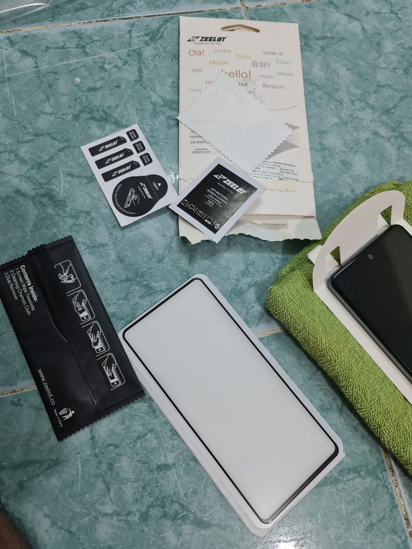 rớt 2 cái nứt miếng dán. 🤣