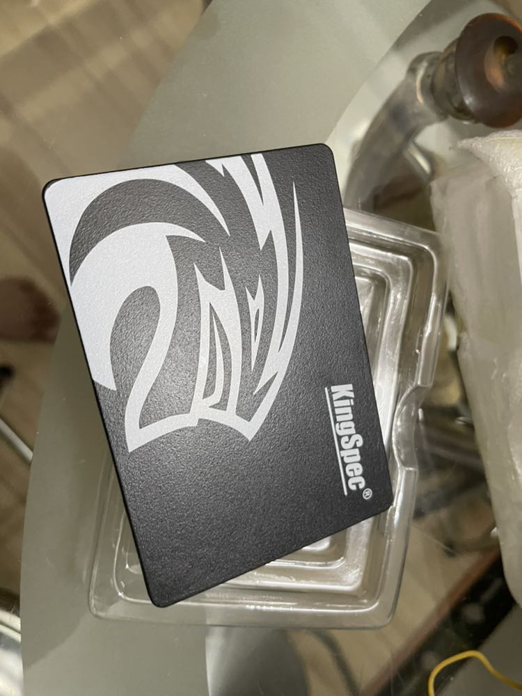 Trong dịch nên nhận hàng hơi lâu nhưng vẫn đúng cam kết. Shipper nhiệt tình vui vẻ, mặc dù dặn đầu hẻm cho shipper dễ tìm nhưng anh shipper tới trước cửa nhà luôn, 5 sao anh shipper.

Shop đóng hàng cẩn thận, gói mút giảm va đập nên nhìn hộp bên ngoài vẫn còn rất chắc chắn. Giữ nguyên tem của shop. Hàng mới 100% chưa sử dụng nên an tâm về chất lương. Rất hài lòng.