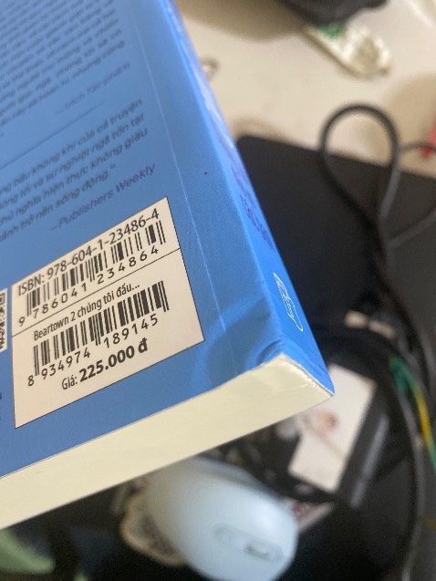 Giao hàng mà sách bị móp góc ko biết do vận chuyển hay do sản phẩm bị sẵn