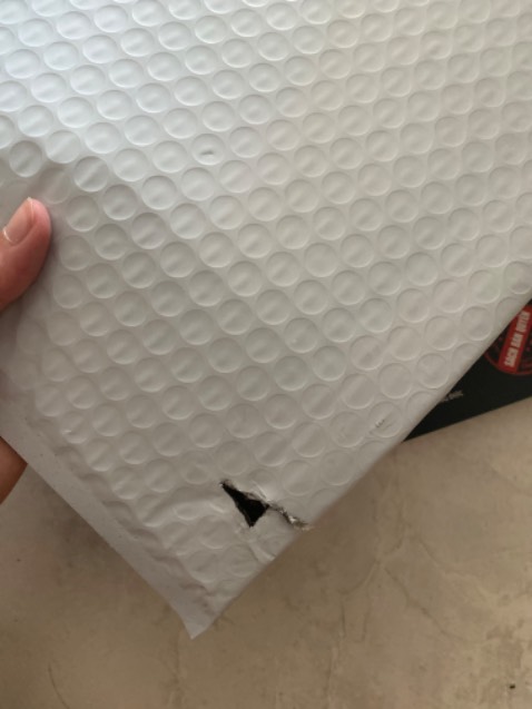 Nội dung sách rất hay ạ!!!
Shop nên bọc sách thêm 1 lớp nữa vì vận chuyển đã làm rách lớp bọc ngoài và gãy góc sách. 
Giao hàng nhanh, đúng hẹn