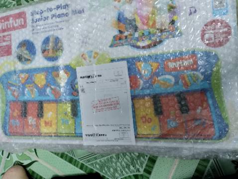 Sp như mô tả. Nhưng âm thanh hơi nhỏ. Để thgian xem bền K. Thảm có hơi trơn. Không bám sàn bé chơi nên có người quan sát rất dễ trượt.