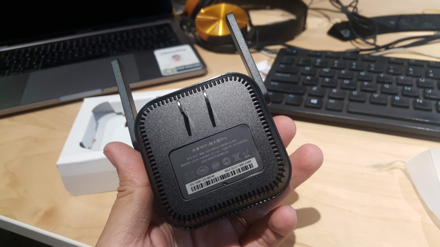 SP đúng hàng xiaomi như trên hình. Đóng gói ok, hoạt động tốt. Thời gian dự kiến giao hàng quá lâu, đến 9 ngày sẽ khiến khách hàng cảm thấy ngại đặt mua vì phải chờ. Tuy nhiên thực tế đến ngày thứ 4 đã nhận được hàng. Nhìn chung là tốt, chỉ có thời gian giao hàng dự kiến quá lâu là một điểm trừ khiến khách hàng không muốn đặt mua. SP đúng hàng xiaomi như trên hình. Đóng gói ok, hoạt động tốt. Thời gian dự kiến giao hàng quá lâu, đến 9 ngày sẽ khiến khách hàng cảm thấy ngại đặt mua vì phải chờ. Tuy nhiên thực tế đến ngày thứ 4 đã nhận được hàng. Nhìn chung là tốt, chỉ có thời gian giao hàng dự kiến quá lâu là một điểm trừ khiến khách hàng không muốn đặt mua.