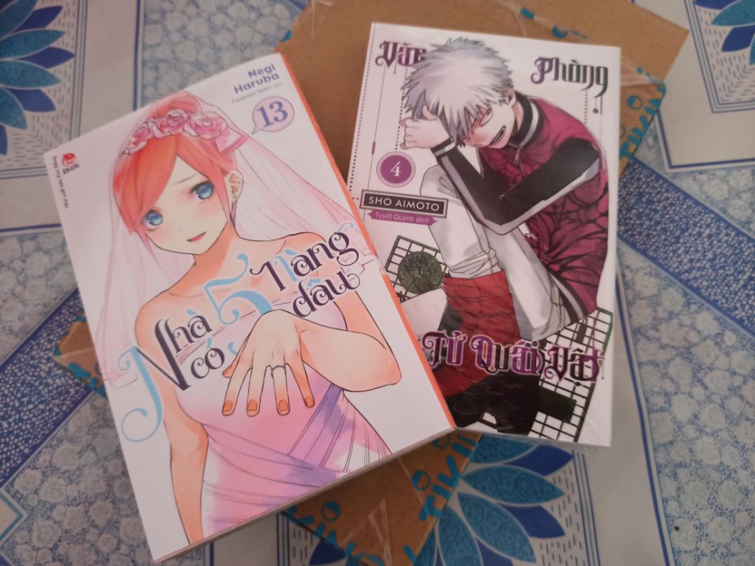 giao hàng nhanh, đóng gói khá ẩu ko chống sốc, truyện nguyên seal,  ko bị lỗi gì.