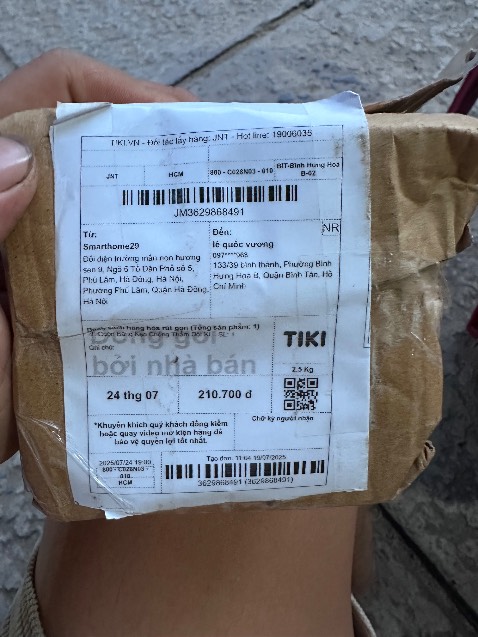 Mua 5 cuộn. Nhưng gửi có 1 cuộn. Cứ tin tưởng nên nhờ người nhà nhận giúp. *** quá. Đang liên hệ tiki giải quyết.