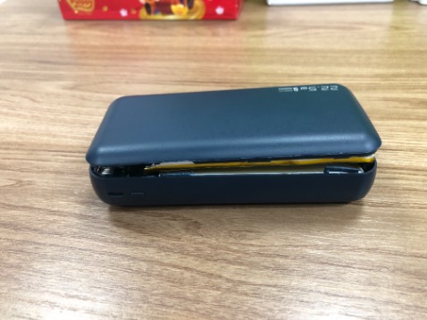 Vừa mới khui hộp cắm sạc thì thấy điện ko vào. Giờ pin bị phù đội nắp lên luôn quá bức xúc