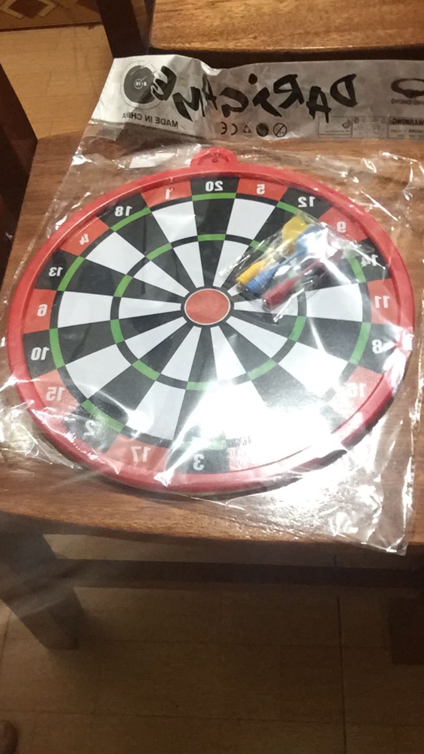 Đèn rất sáng nha mọi người. Chỉ k ưng cái hộp đựng đèn thôi(hơi nát), kiểu bị bóc ra rồi dính băng dính lại ý