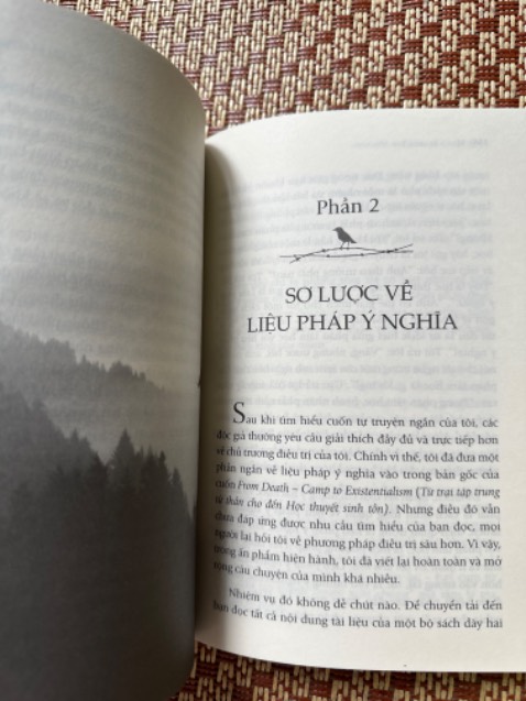 Đóng hàng rất chắc chắn và đẹp. Sách đến tay còn nguyên vẹn. Rất  thích các sách do First News xuất bản. Lý do mình mua cuốn “Đi tìm lẽ sống này” là vì mình muốn biết rằng tại sao ở nơi địa ngục như Trại tập trung của Đức Quốc Xã mà con người vẫn có thể tiếp tục sống. Niềm tin khiến họ cố gắng là gì? Ý nghĩa cuộc sống là sao. Một quyển sách đáng để đọc