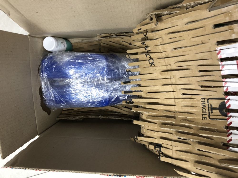 nhanh 2h, tem bị rách miếng, date xa, hàng mỹ phẩm nhưng không bọc hay giảm sốc gì cả