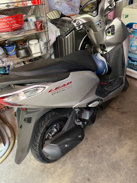 Xe đẹp. Nhưng ăn xăng hơn mấy dòng trước nha do động cơ 4 van. Cửa hàng bán giá tốt. Nhân viên dễ thương. Nhiệt tình.