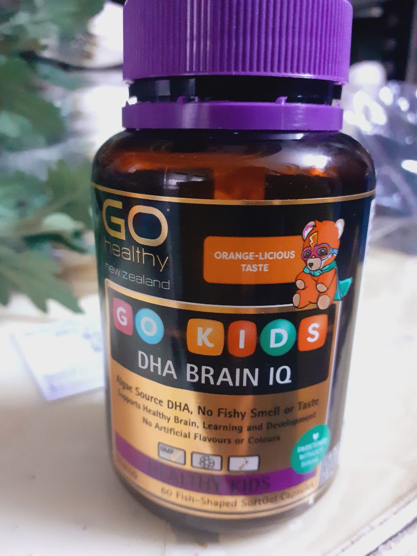 Viên nhai thơm, ngọt vị cam dễ ăn, các bé nhà mình thường rất kén ăn, nhưng lần này khen ngon và rất thích. Mừng quá! Tìm được sản phẩm phù hợp.