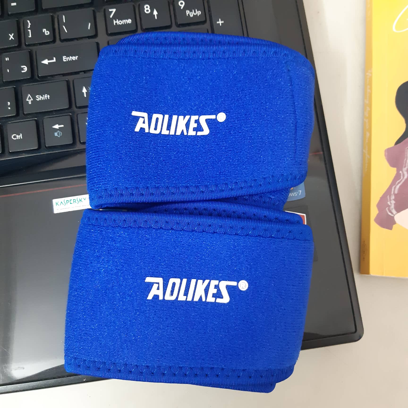 rat hai long ve san pham, nep co tay chac chan, chat lieu mem mai, mau dam hon so voi hinh, hai long ca ve chat luong va gia ca phai chang cho mot doi nep co tay