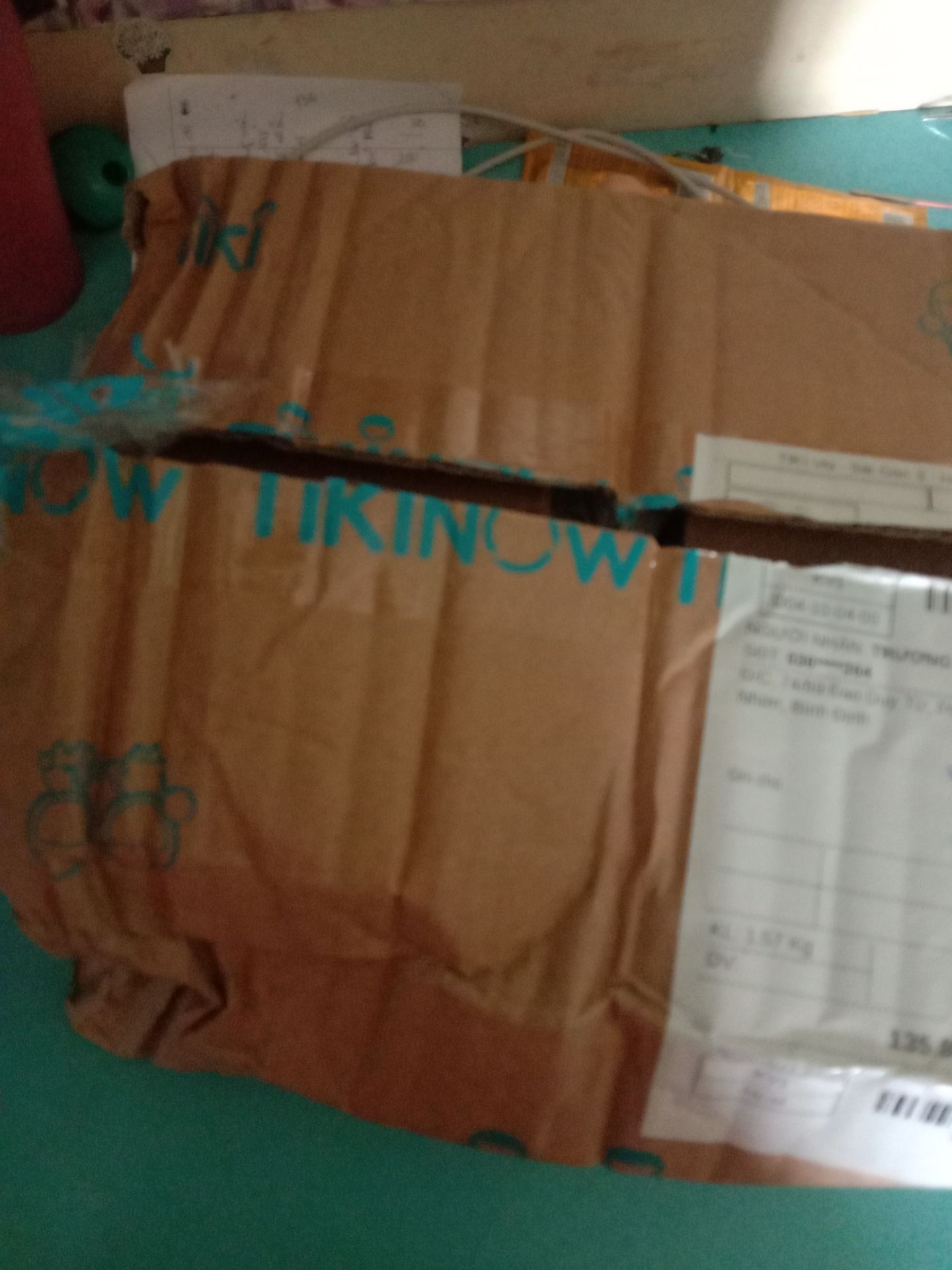 em mua hàng bên TIKI đã nhiều lần nhưng lần này thất vọng.tiki ngày càng giao hàng thiếu cẩn thận, lúc vận chuyển ko tránh đc sự hư hại nhưng nhìn cách đóng gói thật sự sơ sơ, như cho qa loa vậy, hơi buồn. sách đc bọc kỹ lưỡng