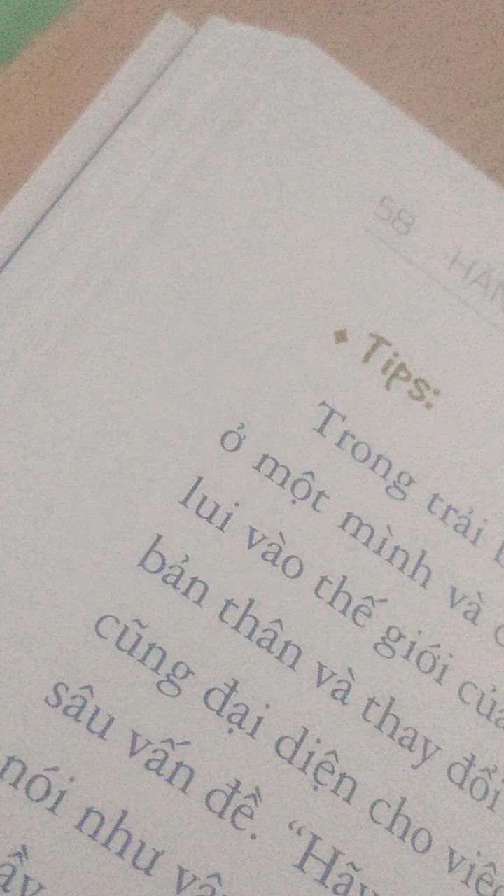 Sách khá dễ hiểu, nội dung cũng khá chi tiết cho người mới bắt đầu tìm hiểu tarot. Giấy dày, hình ảnh minh hoạ đẹp, bìa sang và xịn. Giao hàng nhanh, không móp méo
10/10