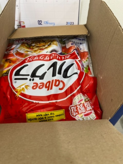 Mẫu mã đẹp, giao hàng nhanh, mình mới đặt chiều tối hôm trước mà sáng hôm sau nhận được hàng luôn rồi. Hàng tiki trading thì khá tin tưởng, mình chưa sử dụng nên không biết vị ra sao. 😊😊😊