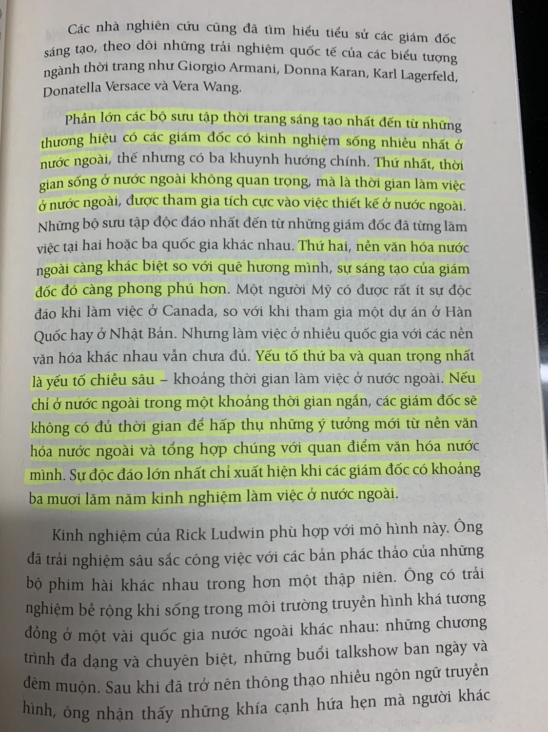 / mình có xem review đc biết là cuốn này khá hot trên tiki. Mình thích đọc chủ đề thiên về tư duy. Khi đọc cuốn này thấy Adam Grant thu thập số liệu dẫn chứng cụ thể về những ng thành công nổi tiếng và cách họ tư duy giúp mình học hỏi rất nhiều.
Mua hàng trên tiki cảm thấy hài lòng, sách mới và rất cẩn thận trong vấn đề đóng gói hàng hoá. Like