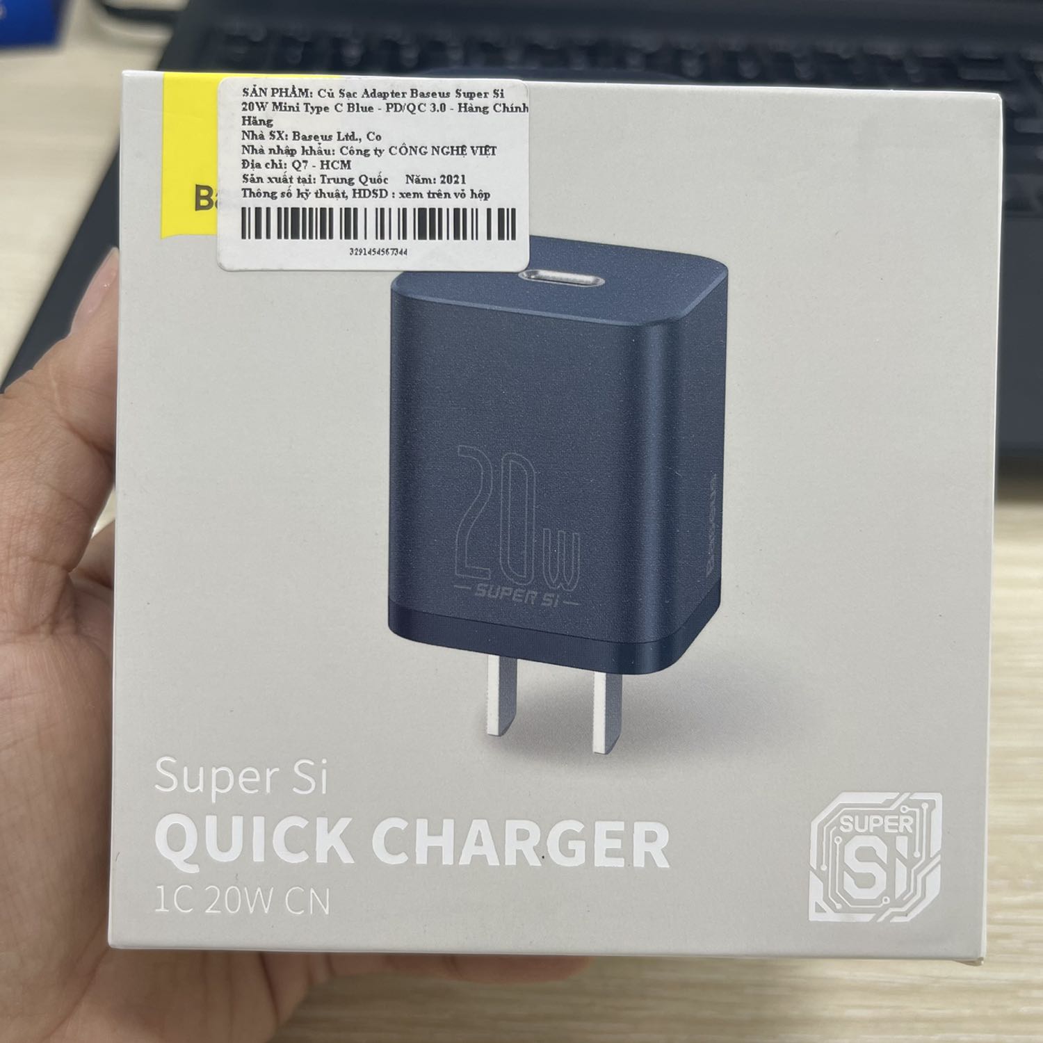 Đóng gói cẩn thận. Giao hàng nhanh. Sạc nhìn chắc chắn. Chưa dùng thử nên chưa biết sao.