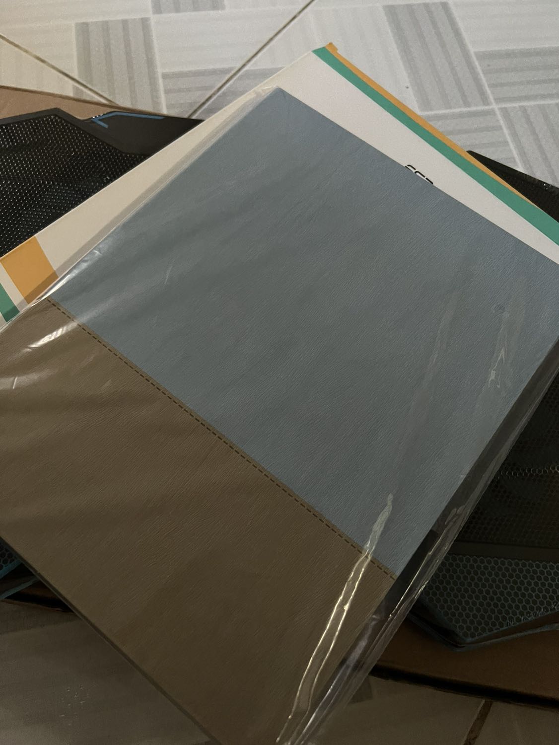 Đóng gói cẩn thận, bao da đẹp