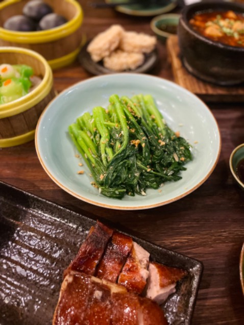 Được nha. Dùng hơph cho tóc mỏng ko bị đau tóc nè