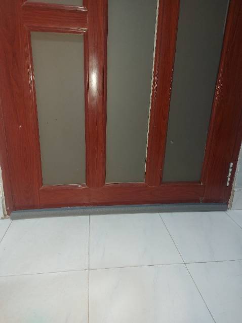 Sản phẩm Ok nhé. Mình thì dán keo siêu dính thêm bên trong cho nó cố định và không bịt trượt ra.