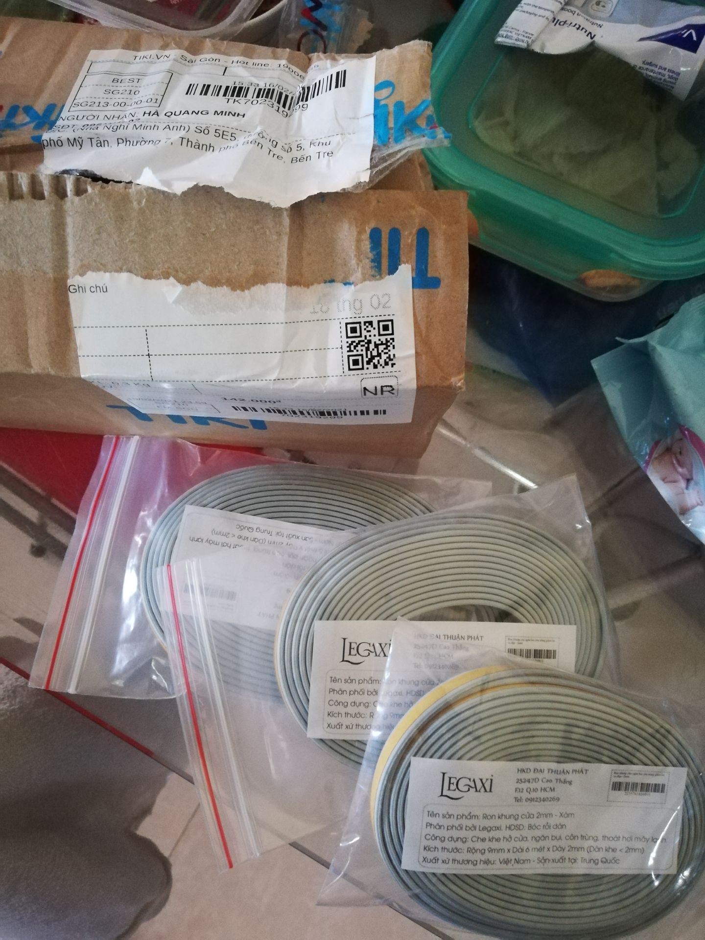 Vừa nhận hàng sau 1 ngày đặt. Shop xếp hàng chuyển nhanh. 
Sau khi dán xong ron cửa sẽ xem chất lượng ra sau rồi đánh giá lại nha. Chúc shop năm mới buôn bán tốt.