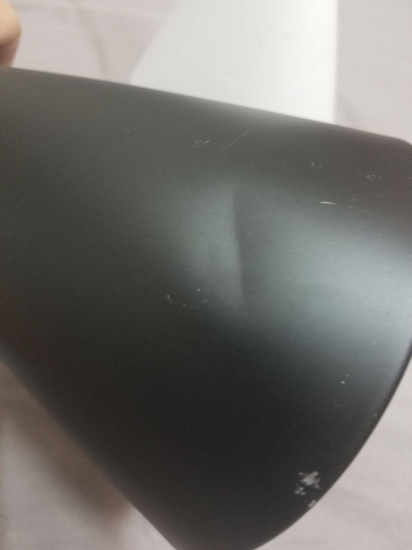 hàng chất lượng tương đối ổn. Vân chuyển và đóng gói cực kỳ chán. gói chung phần chuôi vào chao dẫn đến trầy xước và nõm vòng chung quanh