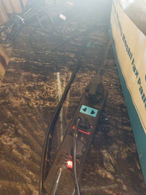 Shop giao hàng nhanh chóng, mình nhận được hàng ổ cắm tốt, daay đúng kích cỡ đã đặt, shiper thân thiện.