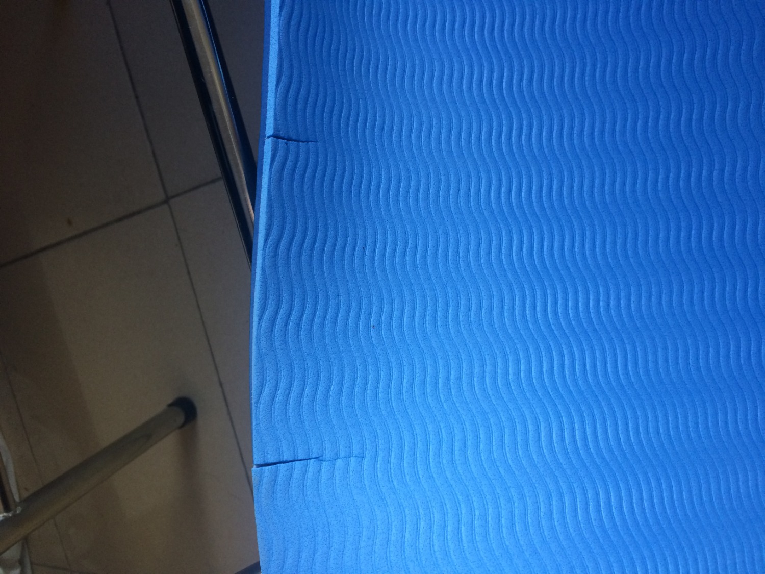 Giá sản phẩm theo ý kiến cá nhân mình là rẻ. sản phẩm này giảm giá rất mạnh từ hơn 6***đ xuống ***đ, nhưng sau khi nhận được hàng thì sản phẩn như ảnh (mình sẽ đính kèm ảnh). mình cũng không muốn đổi trả vì thấy như thế dùng cũng được, tuy nhiên shop cân chú ý hơn để nâng cao trải nghiệm khách hàng cũng như  chất lượng dịch vụ!