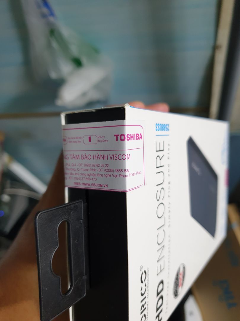 Tem đầy đủ, hôp cũng chắc chắn dễ dùng, có tặng kèm đệm bên trong.
Tiki Trading nên cũng an tâm phần nào.