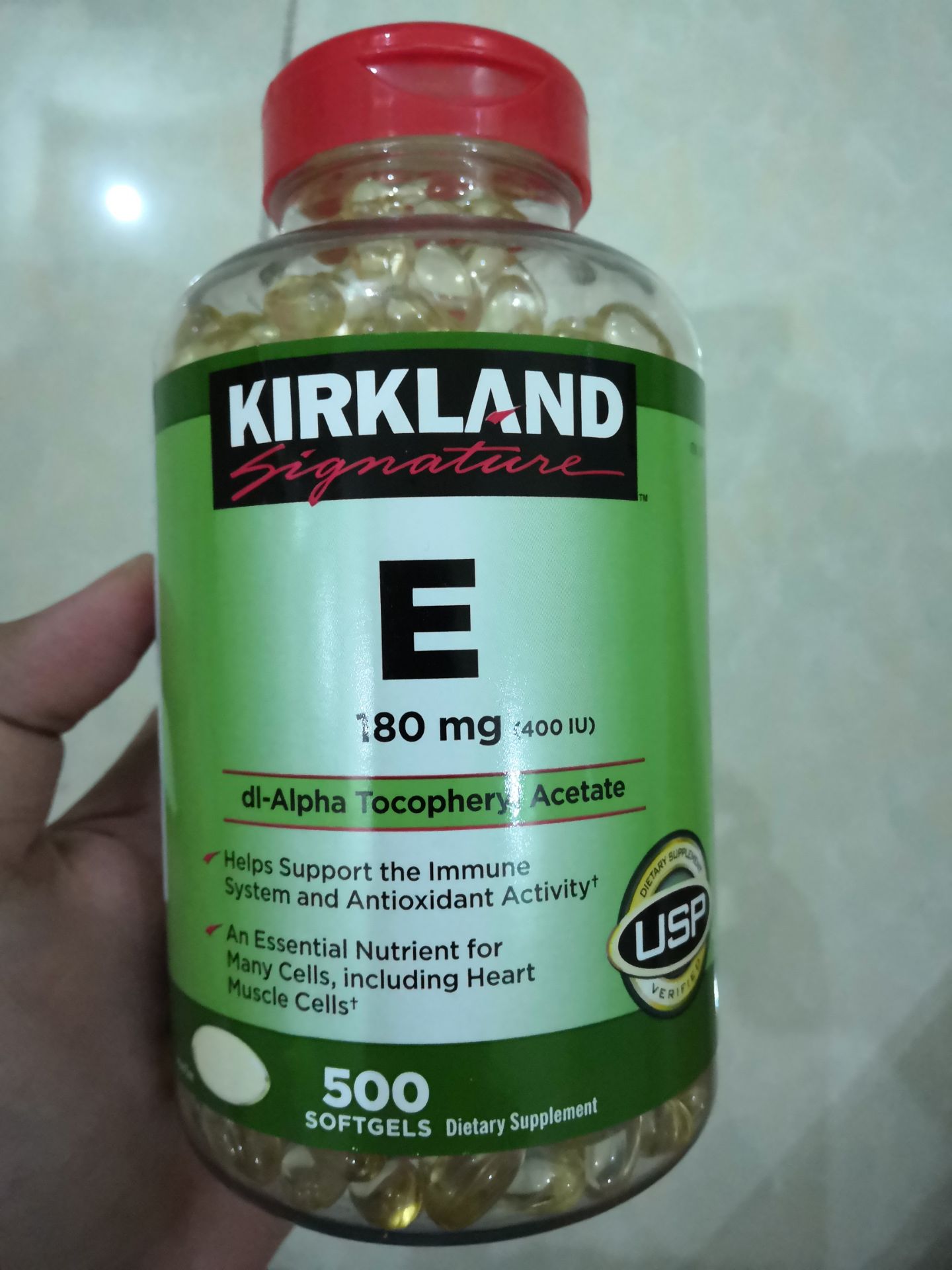 Khâu đóng gói và giao sản phẩm của cả shop bán và tiki rất tốt. Mình cũng đã kiểm tra mã vạch ra được đúng kết quả như nơi sản xuất trên thân chai. Còn thực phẫm chức năng chai này có thật sự công dụng không thì phải đợi một thời gian sử dụng xem sao đã.. Shop bán hàng uy tín thì mình sẽ ủng hộ dài dài