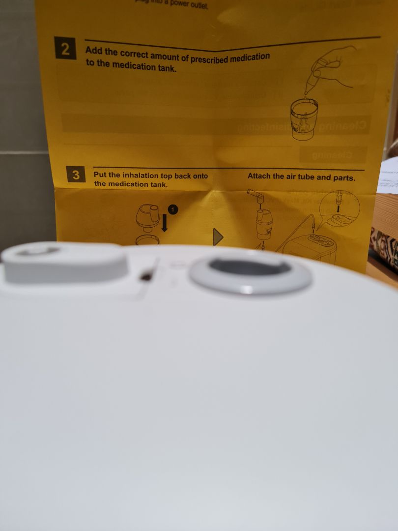 Máy này dùng khá tiện lợi, mình đặt về để dùng ngày 10 phút/1 lần/ngày. Dùng Omron yên tâm lắm mn ak. Nhìn vậy thôi chứ sử dụng rất đơn giản ak, hướng dẫn sử dụng kèm theo chi tiết, dễ hiểu, mình chỉ mất 5 phút để xem cách vận hành và sử dụng máy nén khí đó ak.