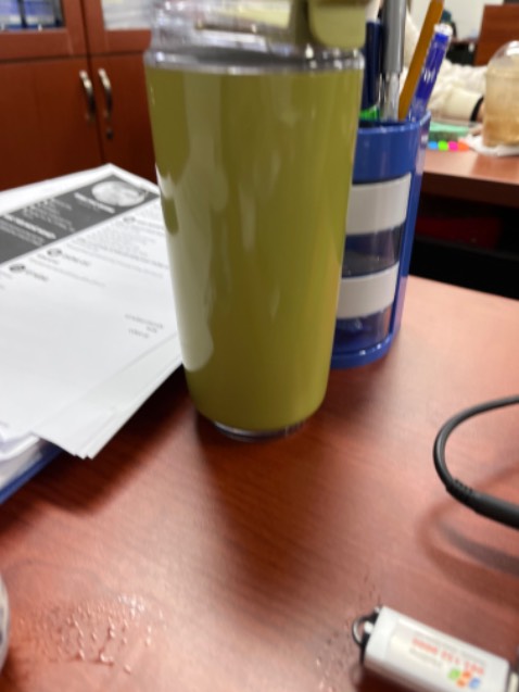 Bình đẹp, tuy nhiên giữ nhiệt kém, lho rót nước thường bị chảy nước ra ngoài