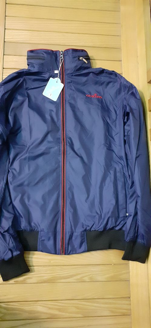 Cực kỳ hài lòng với sản phẩm của Goking, giao đúng size L, đúng mầu xanh Navy, mình mặc rất vừa và hài lòng,  shop đóng gói cẩn thận. Tiki giao hàng nhanh, chuẩn 5 sao