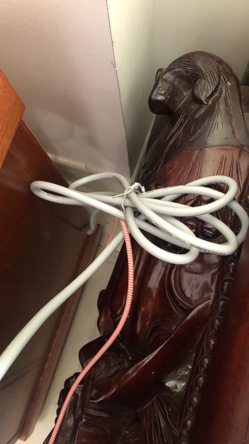 Sản phẩm có logo hàng VN chất lượng cao, mình dùng được 1 tuần rồi, thấy ổn, dây dài 3m chắc chắn, ổ có thiết kế an toàn cho trẻ nhỏ