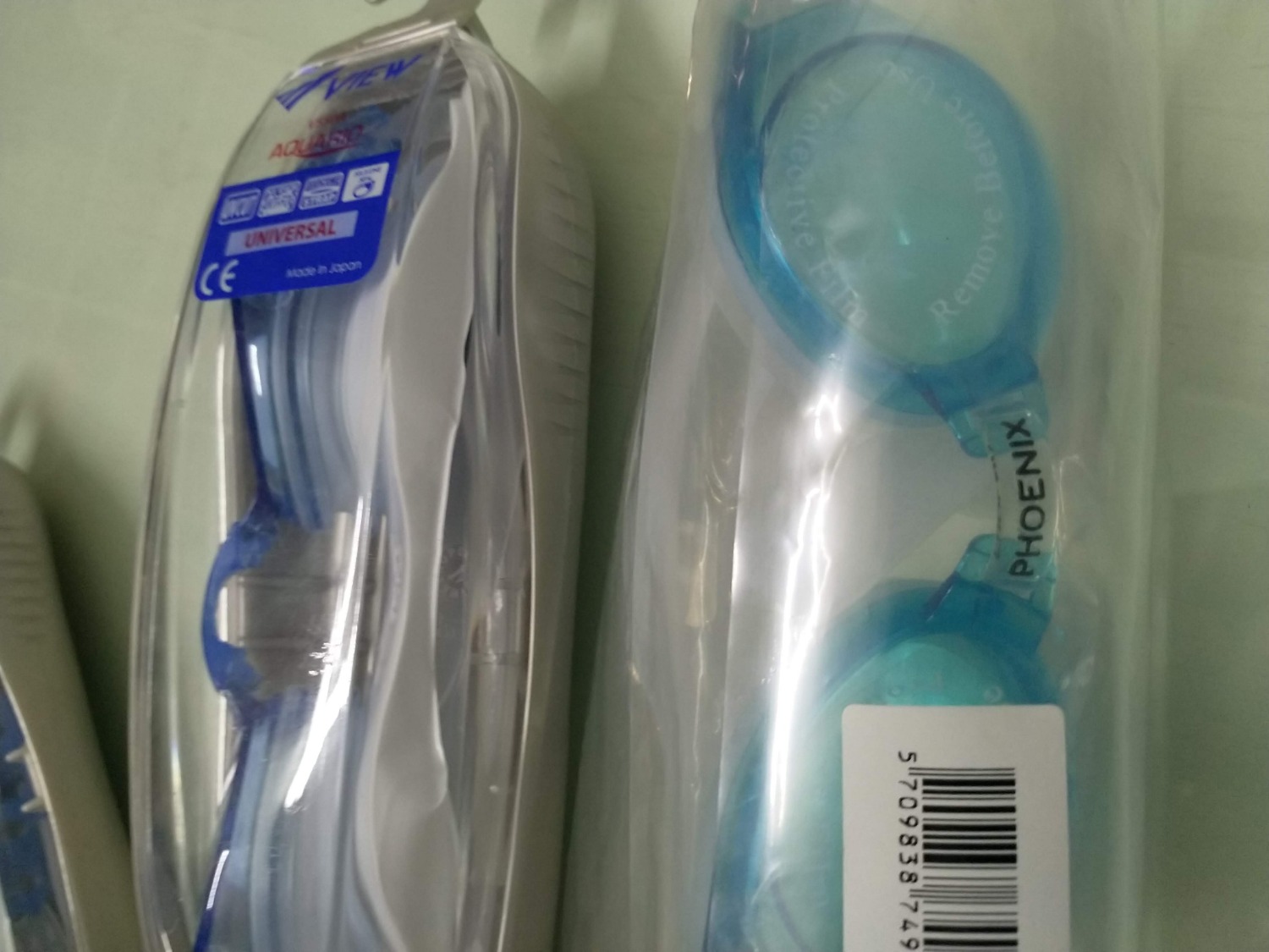 Đặt mua 3 kính bơi, thì được tách thành 2 đơn . 1 đơn nhận đúng mã  View Aqurio V550A.

1 đơn còn lại là kính phoenix . Đề nghị trả lại hàng