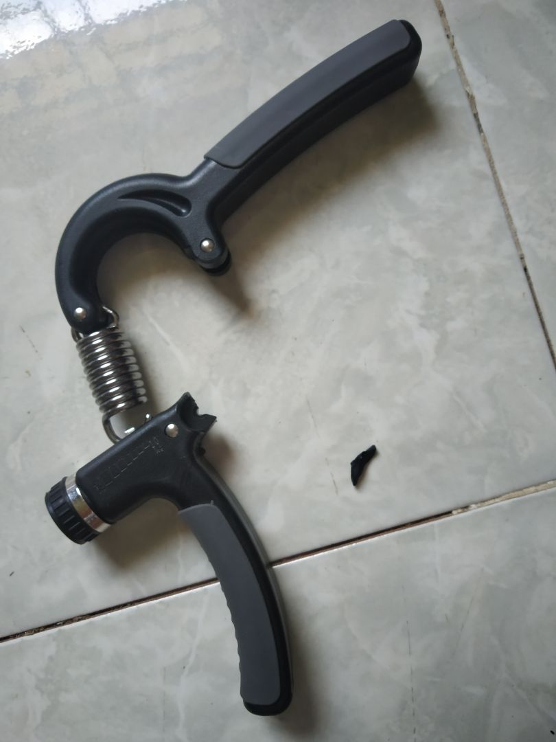 yêu cầu đổi trả hàng. tìm kiếm chỗ chat với shop k đc nên đành lên đây. mong nhận phản hồi.