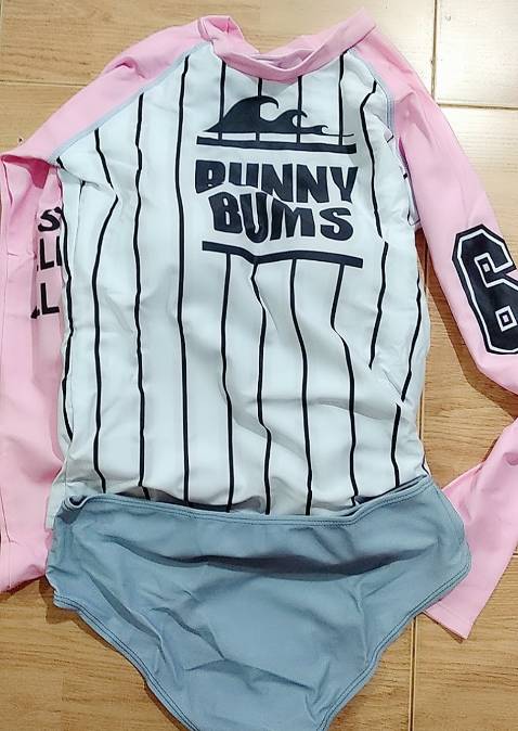 Giao hàng nhanh, chất lượng đồ bơi mayhomes này rất ok. Một sản phẩm nên mua ạ.