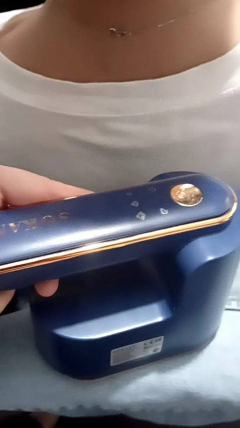 Bàn là nhỏ gọn dễ mang theo, shop hỗ trợ nhiệt tình, ủi đồ phẳng thao tác dễ dàng shop 10 điểm