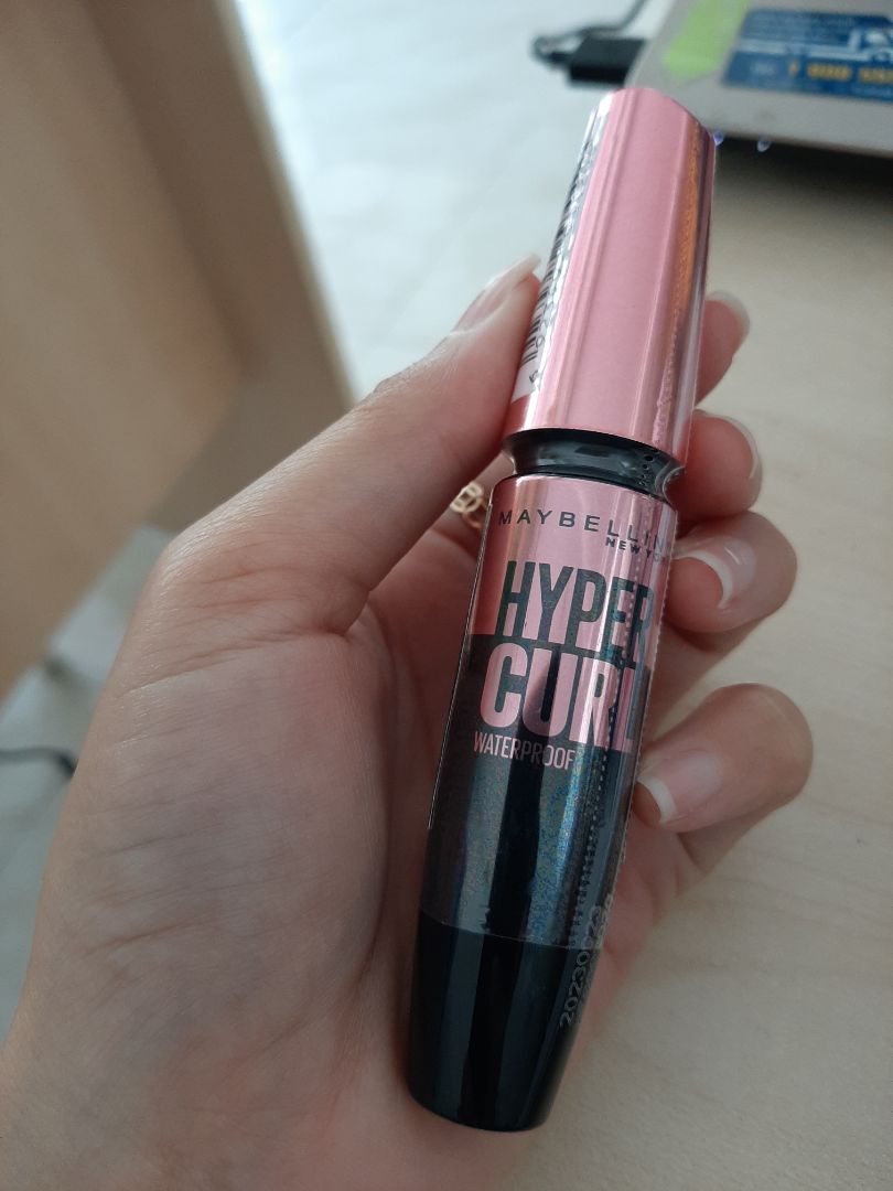 Mình đã nhận đc hàng rất nhanh, có tặng phẩm đính kèm, chất lượng chưa biết do chưa sử dụng, nhưng mình nghĩ dòng maybeline thì ok rồi. nếu sử dụng có gì k ổn mình sẽ quay lại để nói cho mọi ng biết