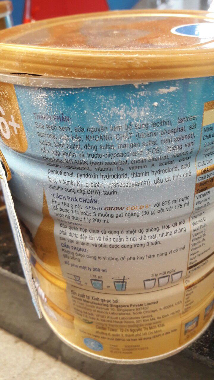 chiều qua nhận hàng ko dám mở sợ covid. sáng nay mở ra xem, thì *** sữa thấy móp , nắp thiếc bị hở, sữa bột bị đổ ra ngoài, hàng gì mùa covid làm sao dám uống, đề nghị tiki thu hồi hàng trả lại tiền.