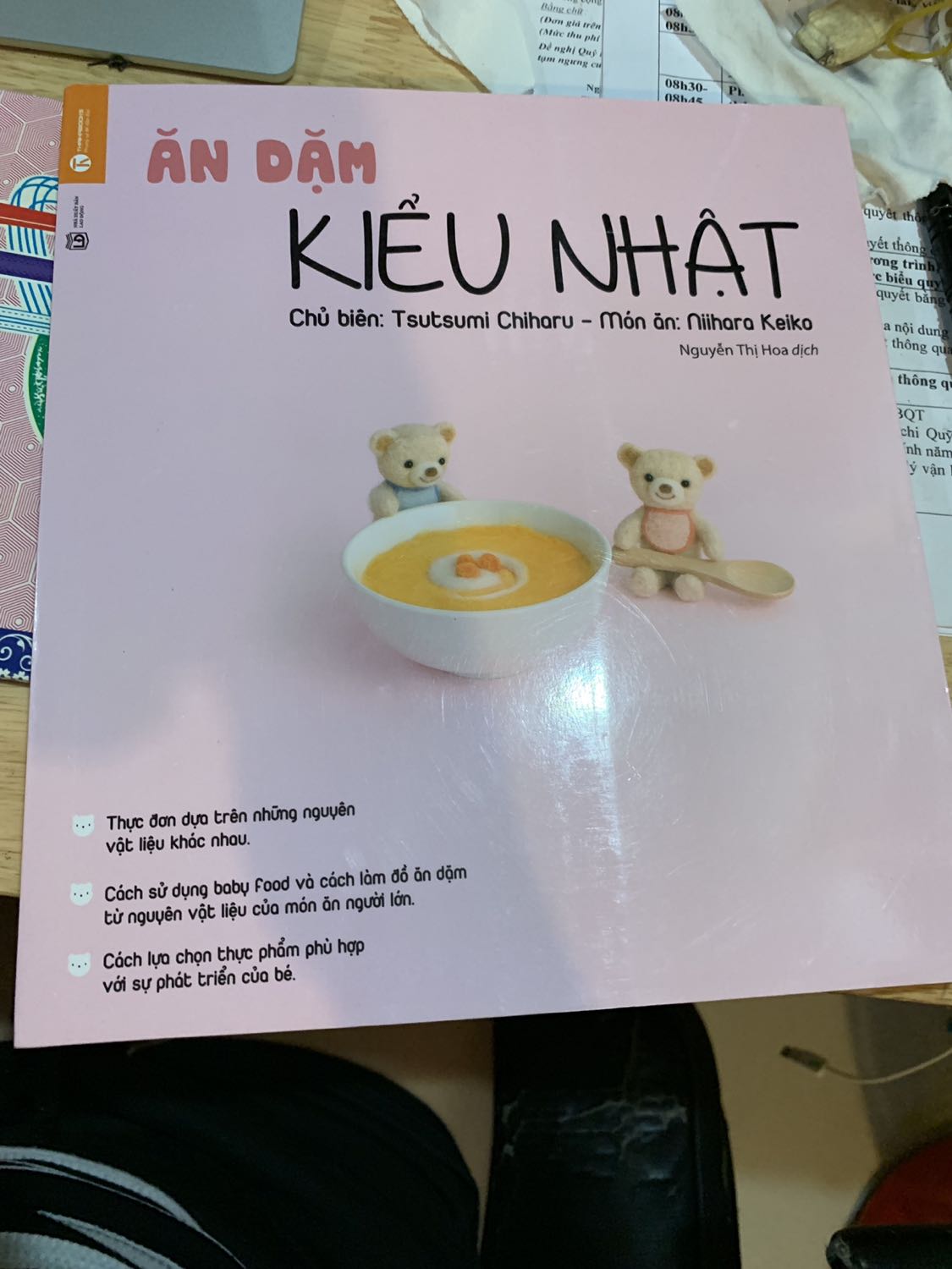 Lúc mua mình chọn nhà cung cấp bán giá rẻ nhất nhưng chỉ còn 1 cuốn nên cũng hơi lo lắng sách sẽ bị xấu, nhàu nhưng khi nhận thì hết lo lắng luôn...sách rất đẹp, mình mới đọc vài trang thì thấy tác giả viết rất kĩ dễ hiểu, hình ảnh/màu sắc đẹp mắt Lúc mua mình chọn nhà cung cấp bán giá rẻ nhất nhưng chỉ còn 1 cuốn nên cũng hơi lo lắng sách sẽ bị xấu, nhàu nhưng khi nhận thì hết lo lắng luôn...sách rất đẹp, mình mới đọc vài trang thì thấy tác giả viết rất kĩ dễ hiểu, hình ảnh/màu sắc đẹp mắt