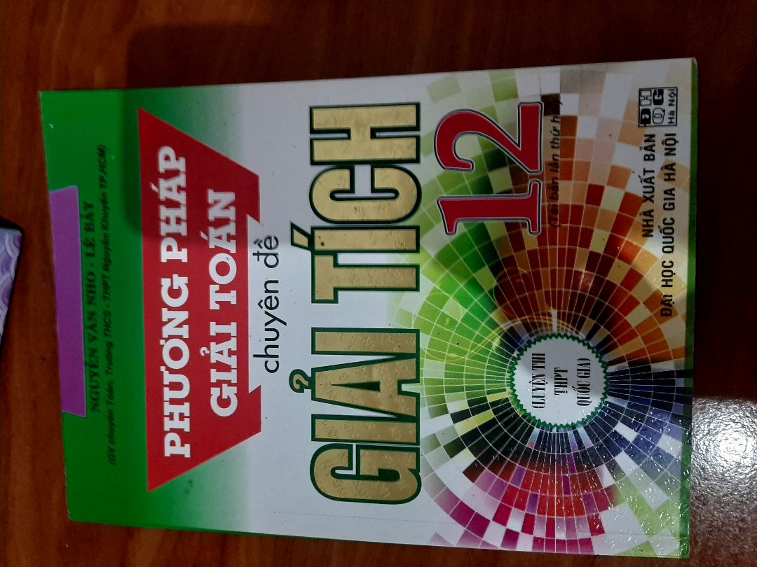 Sách đẹp, nội dung rất bổ ích và cần thiết cho các bạn học sinh khối 13, dùng để luyện thi luyên ôn kiển tra 1 tiết đều được