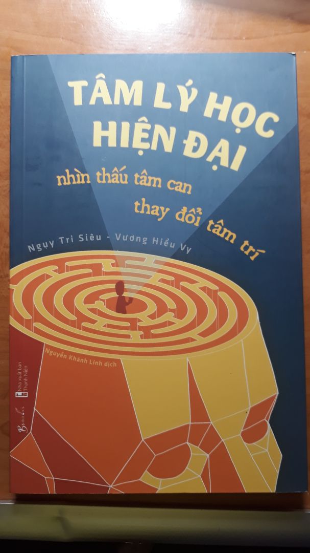 sách đẹp, không bị móp, rất đẹp nuoonn
mới đầu tưởng sách nhỏ nhỏ ai ngờ cũng to phết, hài lòng 5sao, dù toi chưa đọc nhưng nhìn cái bề ngoài ổn rồi:')