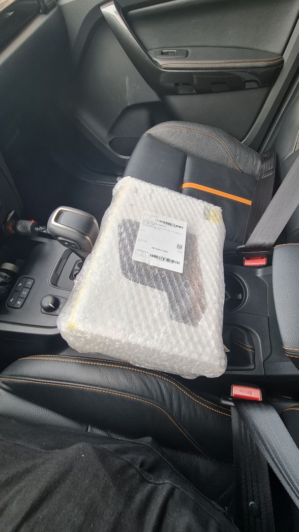 Sản phẩm nhìn đẹp, chắc chắn, được đóng gói cẩn thận. Tiếc cái mình ko để ý trước khi mua, xe mình bán tải khe hở lớn không cài đc. Tuy nhiên mình sẽ đem cho người quen. Vẫn đánh giá 5 sao cho sản phẩm.