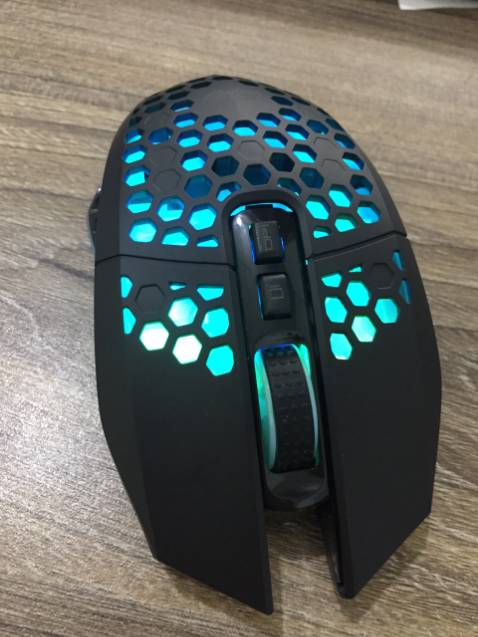 ôi nhìn phát ưng cái bụng lun ạ
chuột cứng cáp chuẩn chuột game
lại có đèn Led đổi màu siêu đẹp lun 
nên mua nên mua nhé mn ôi nhìn phát ưng cái bụng lun ạ
chuột cứng cáp chuẩn chuột game
lại có đèn Led đổi màu siêu đẹp lun 
nên mua nên mua nhé mn