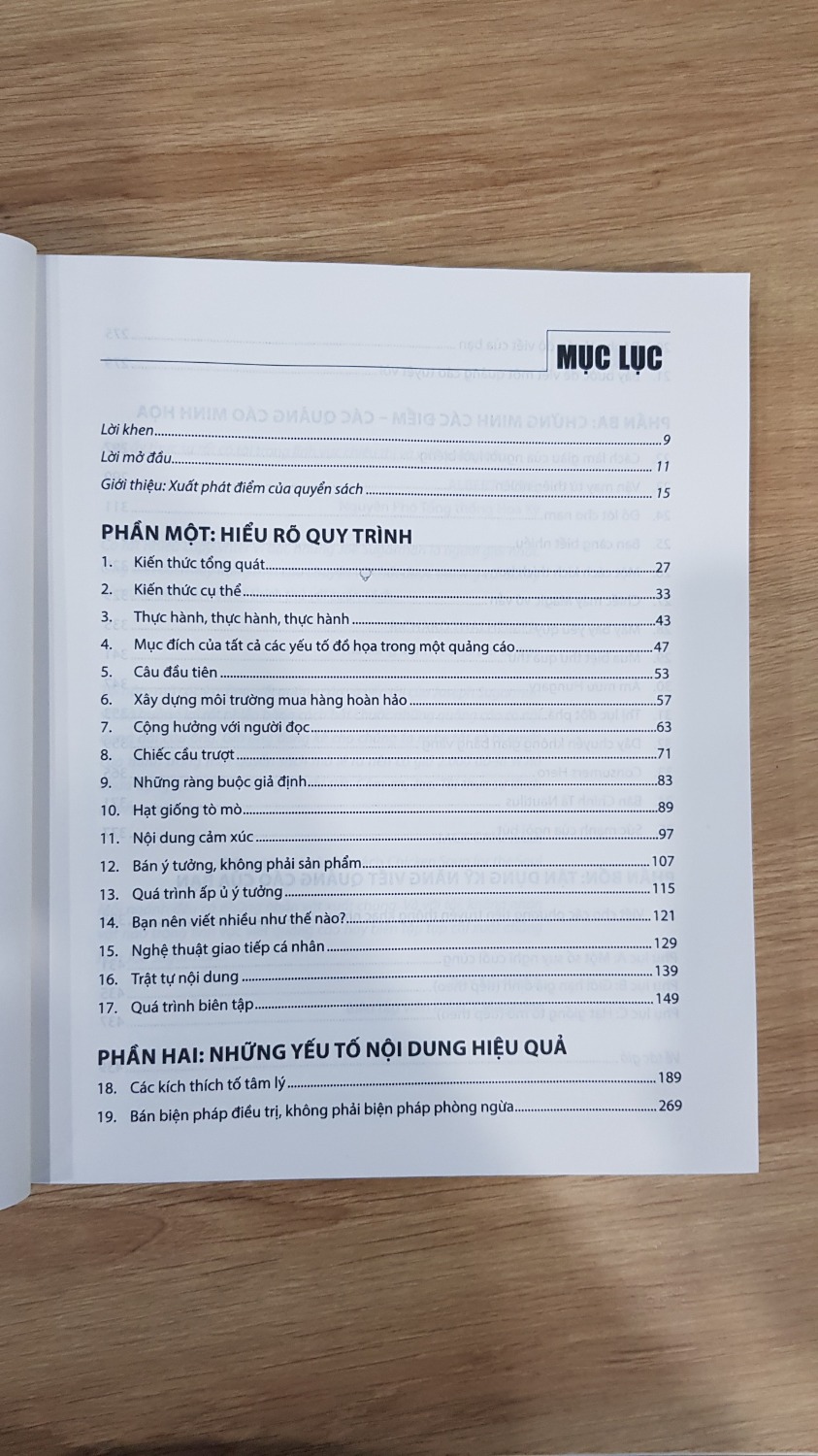 Cuốn sách mà Copywriter nào cũng phải đọc. Nội dung sách rất hay, lối viết cuốn hút.