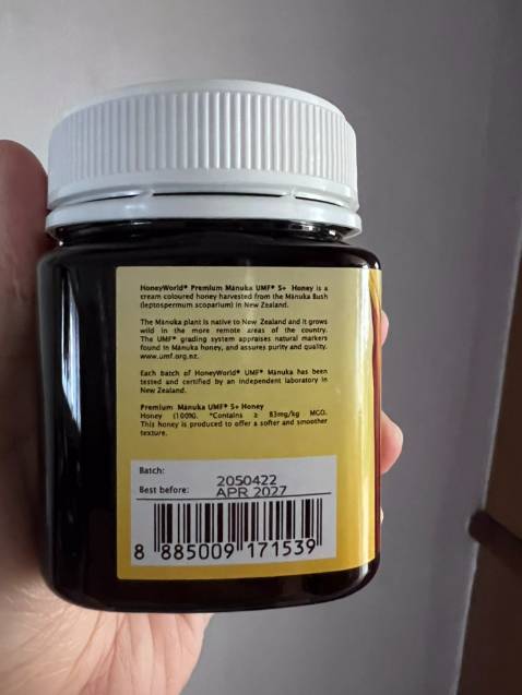 Mật ong Manuka chất lượng thật sự, lần đầu mua hàng nước ngoài nhưng giao hàng khá nhanh, 3 ngày có hàng. Mật ong Manuka ngọt dịu, thích hợp cho việc ăn kiêng